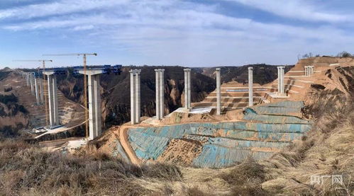 G244線甘肅慶陽過境段公路項目重點工程建設(shè)正酣