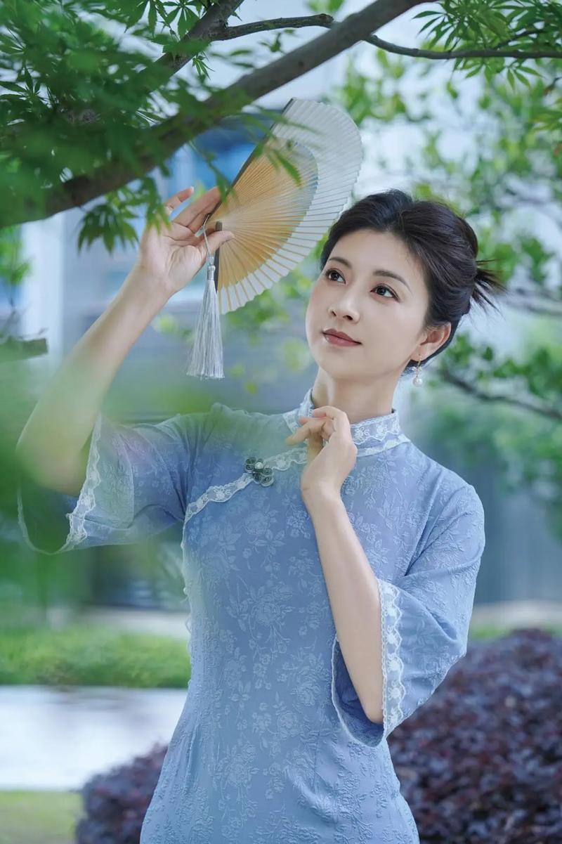 典雅端莊，如蘭綻放 斕曦（沈眉莊）商務合作邀約